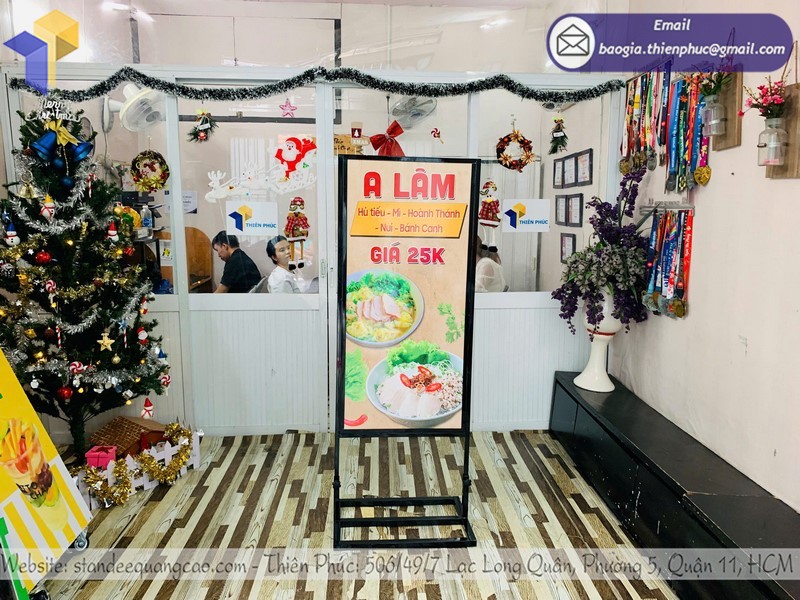 Ưu điểm của standee chân sắt ngoài trời của Thiên Phúc